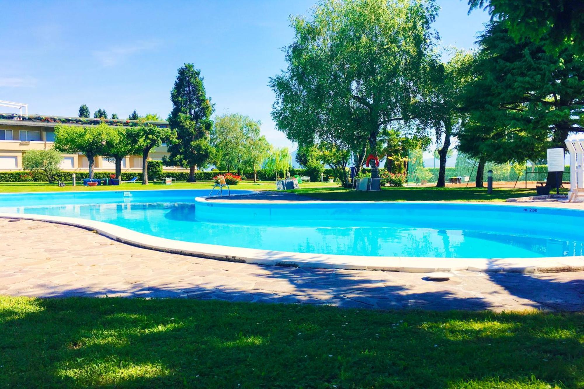 The Riva Apartment Sirmione Bagian luar foto