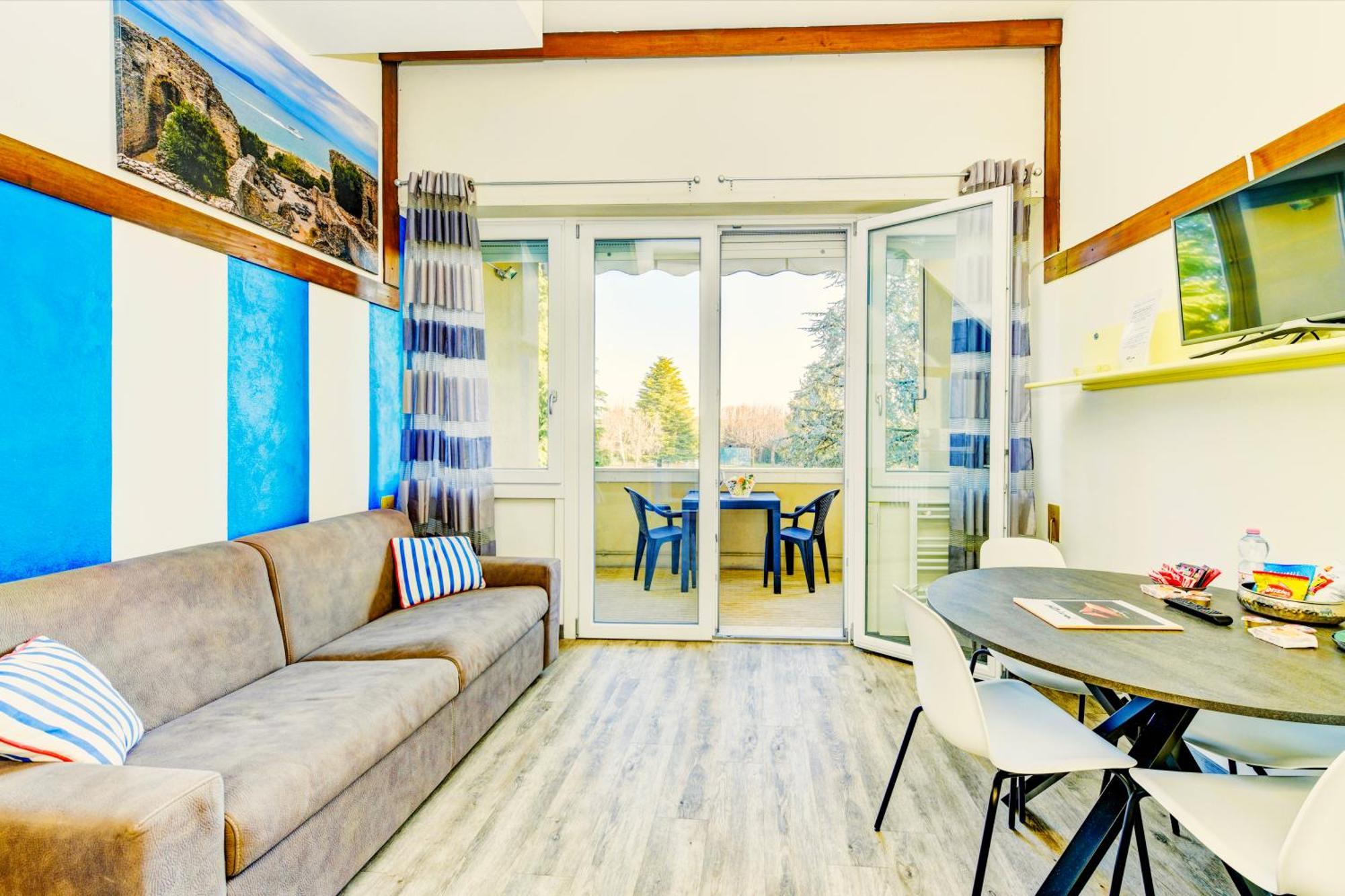 The Riva Apartment Sirmione Bagian luar foto