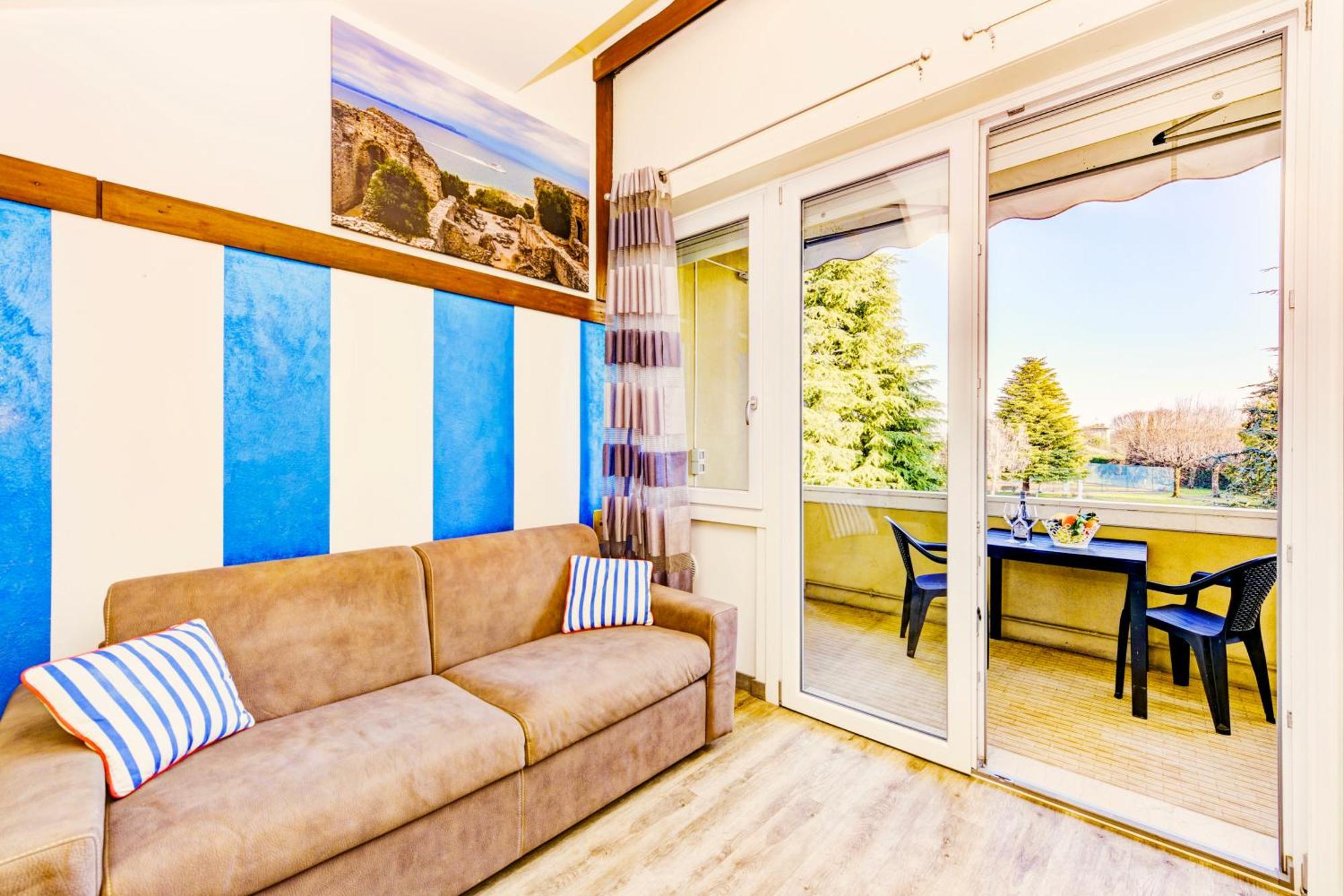 The Riva Apartment Sirmione Bagian luar foto